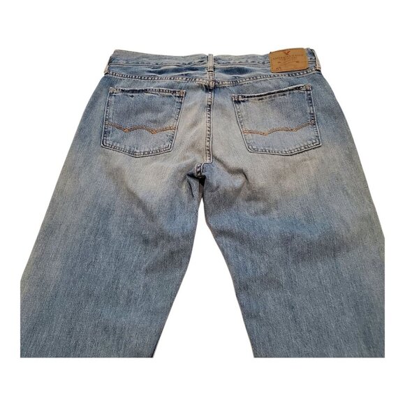 AMERICAN EAGLE SZ 33/32 Low rise Straight Distressed Light Wash Blue Jeans - Picture 9 of 15